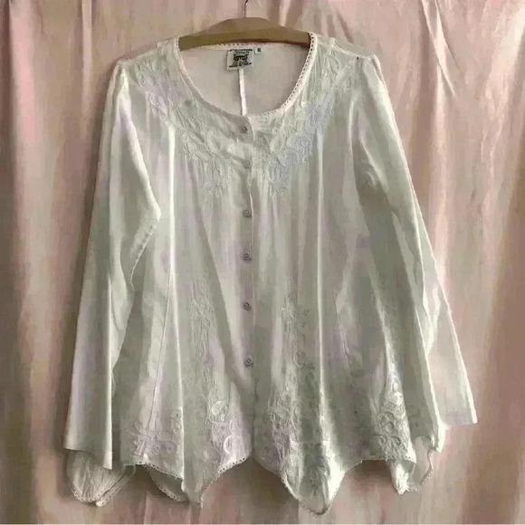 Papillon Blanc Tops - Embroidered  White Blouse